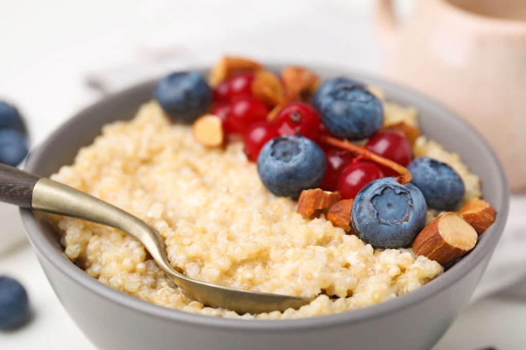 Quinoa Breakfast Bowl with Fresh Berries