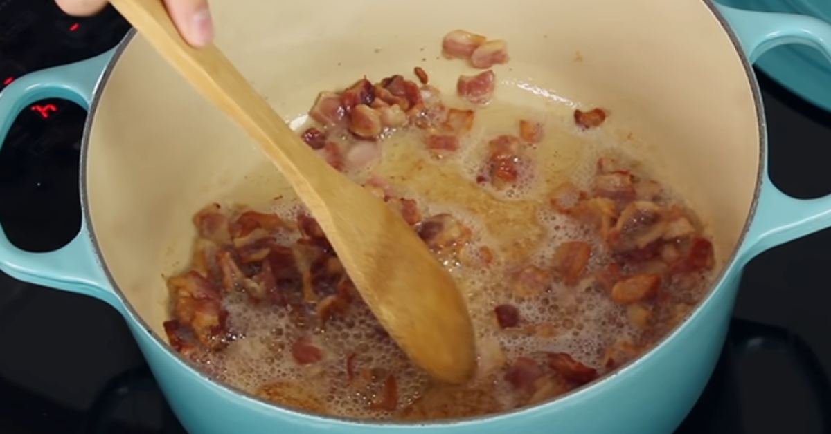frying bacon for longhorn potato soup