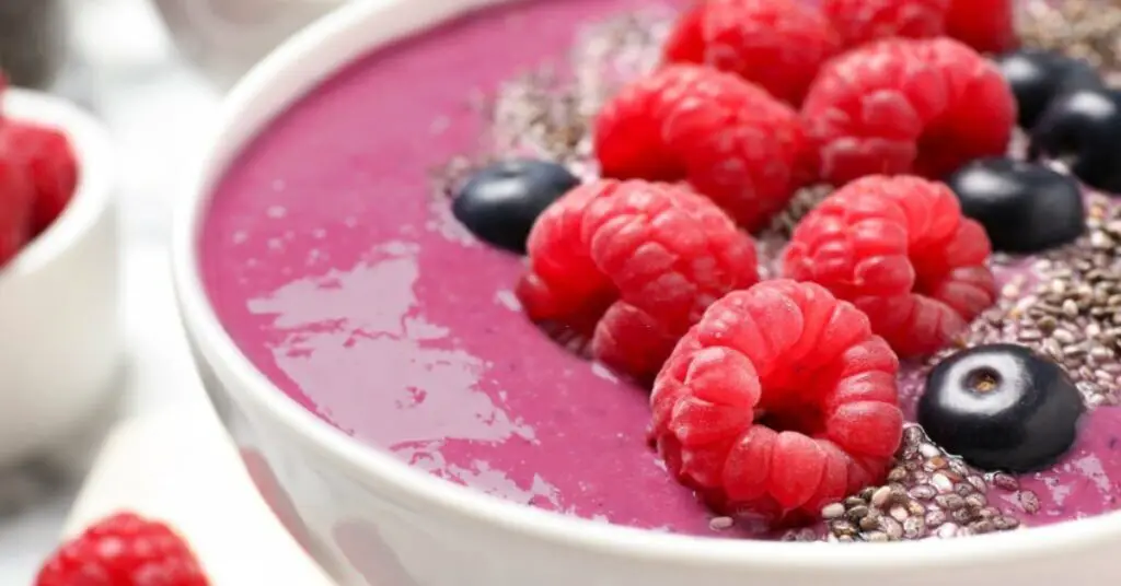 Smoothie Bowl with Mixed Berries Recipe