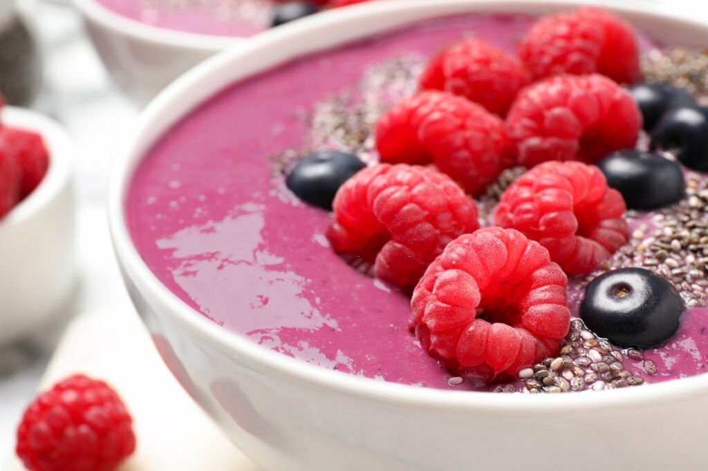 Smoothie Bowl with Mixed Berries Recipe